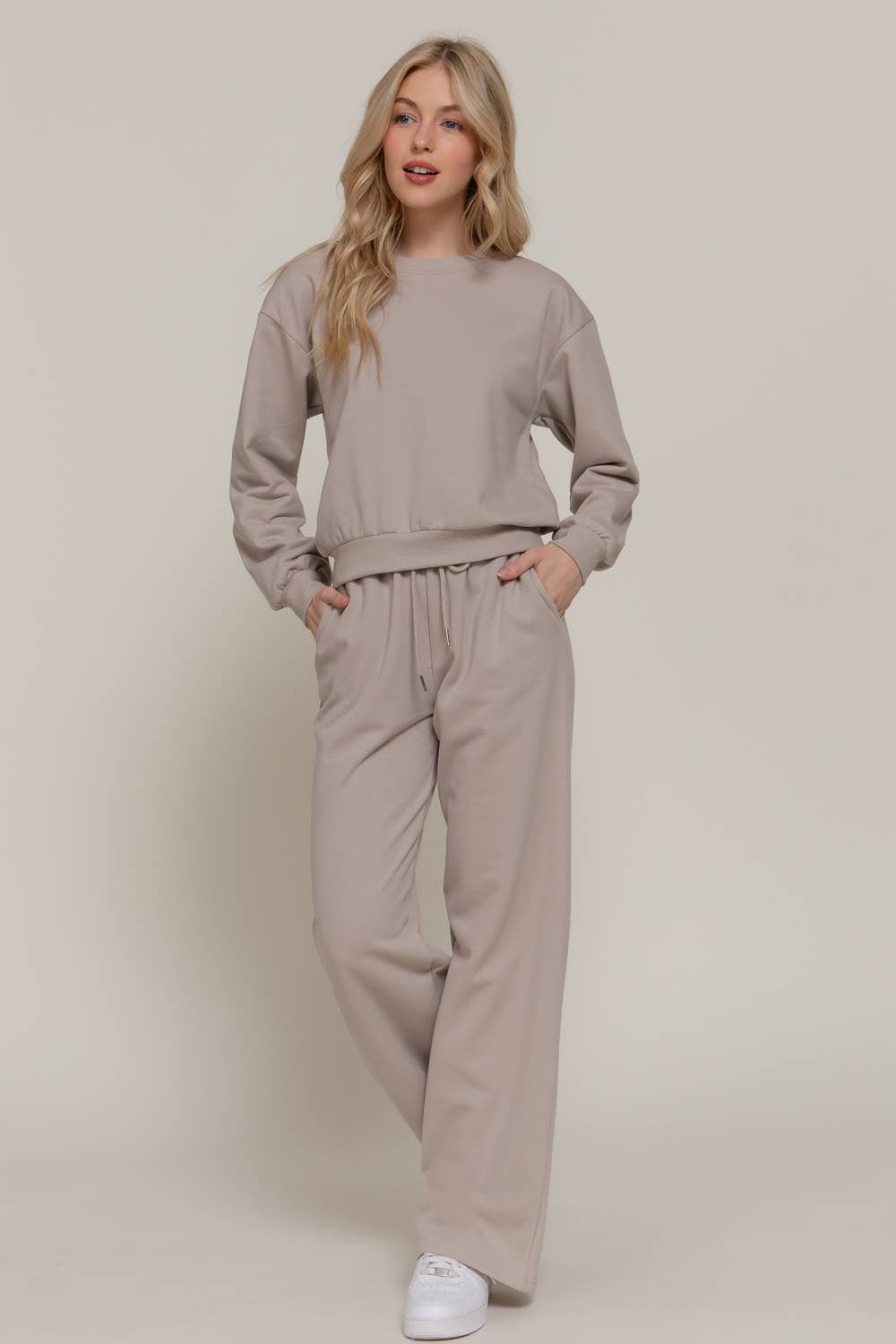 Long Sleeve Round Neck Crop Sweatshirt - Antique Taupe