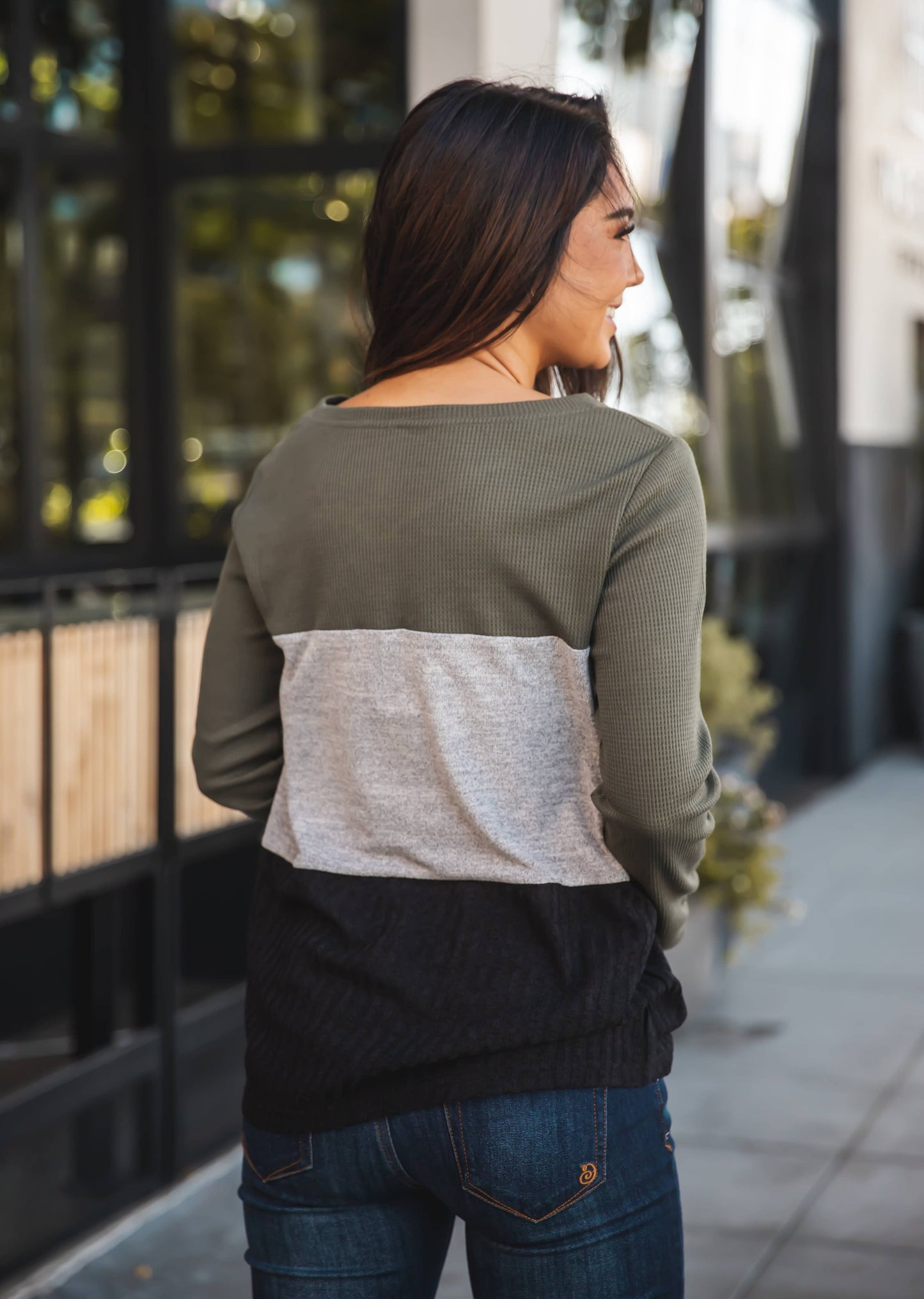 Pocketed Colorblock Long Sleeve Top - Olive