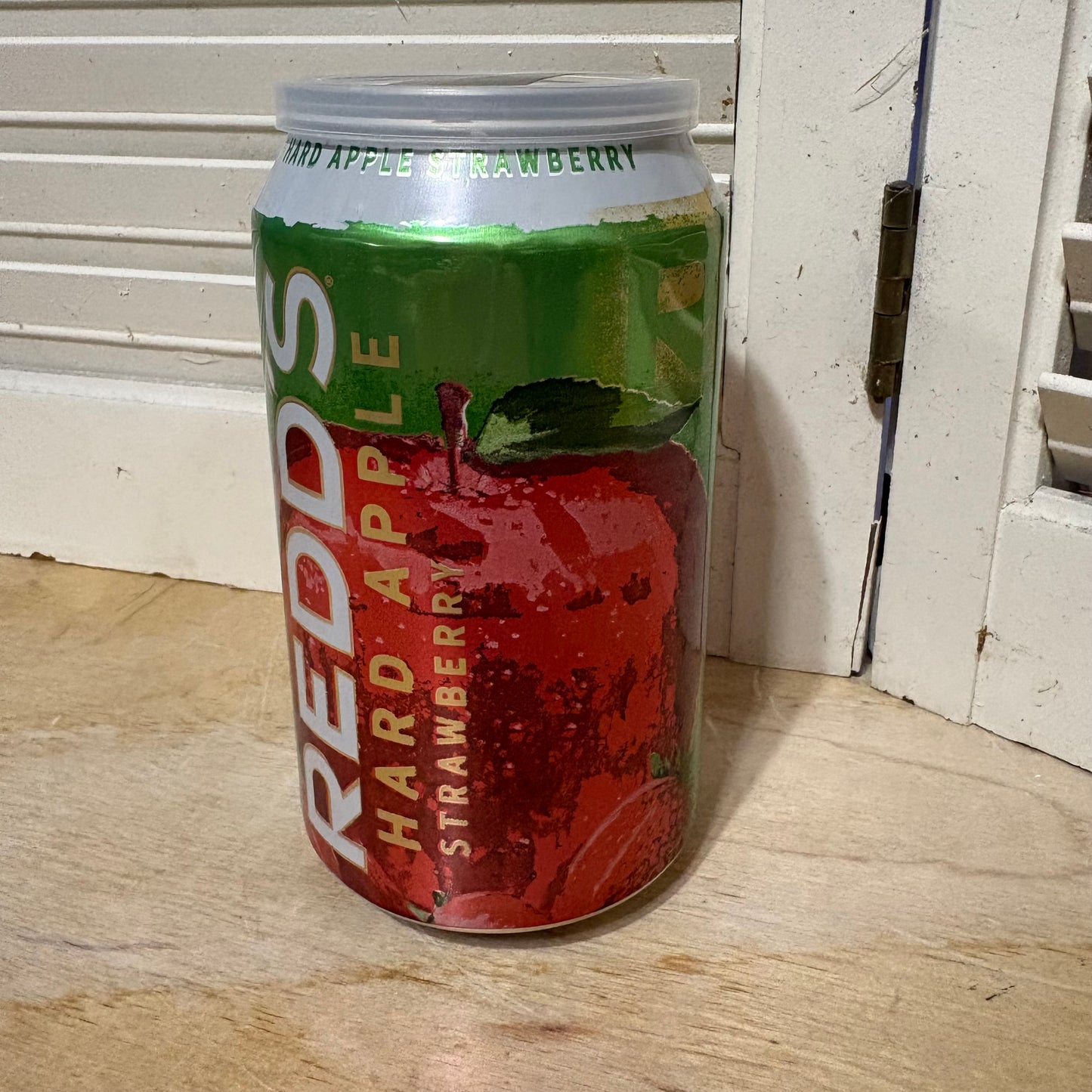 Recycled Can Candle - 12oz Reds Apple Strawberry