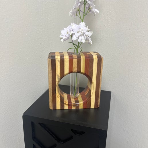 Vase 01 | Samek Carpentry | The Corner Collective