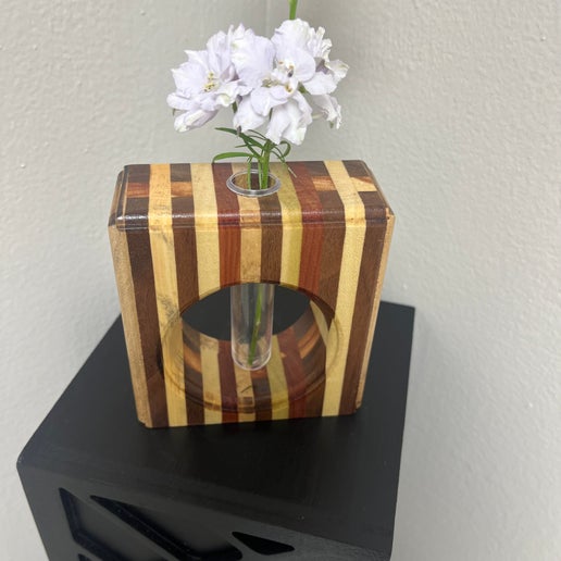 Vase 01 | Samek Carpentry | The Corner Collective