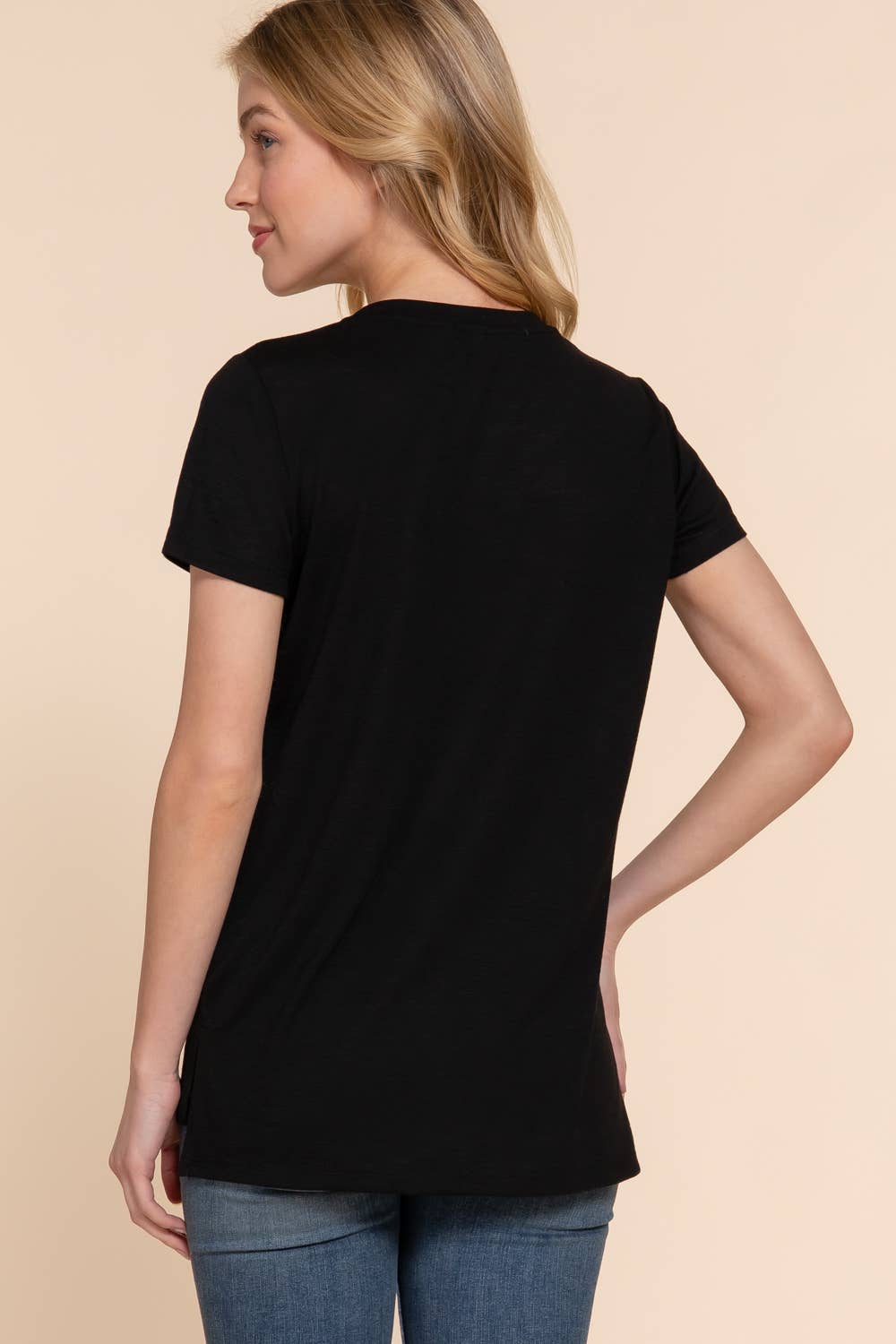 Short Sleeve Round Neck with Pocket - Black